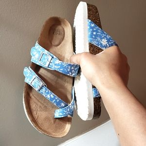 ■ TIME & TRU SANDLES ■